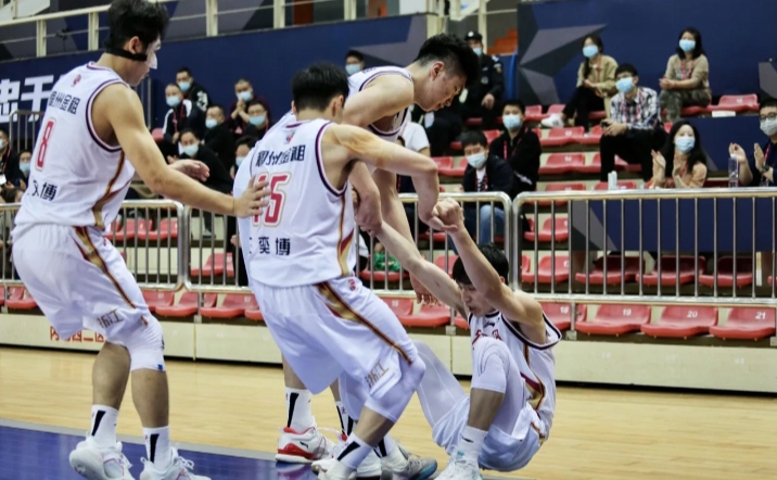 3377体育-关于毕尔巴鄂竞技迎NBA季后赛关键赛，窗口期战术微调，震撼外界，资深球员宣示担当的信息